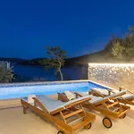Villa Maestral Vinišće