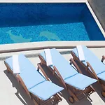 Maestral Villa *