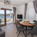 Maestral Vila Vinišće