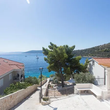 Villa Maestral