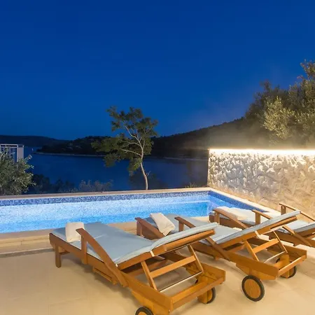 Villa Maestral Vinišće