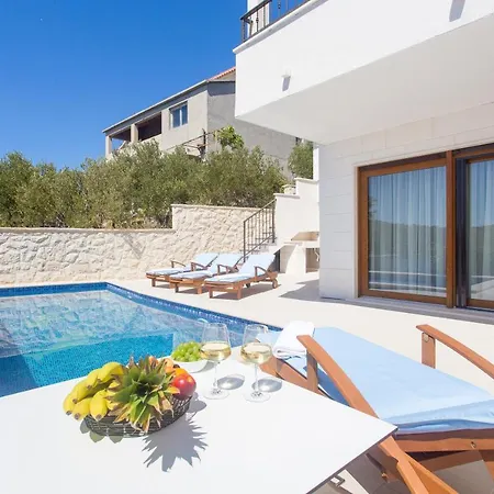 Villa Maestral