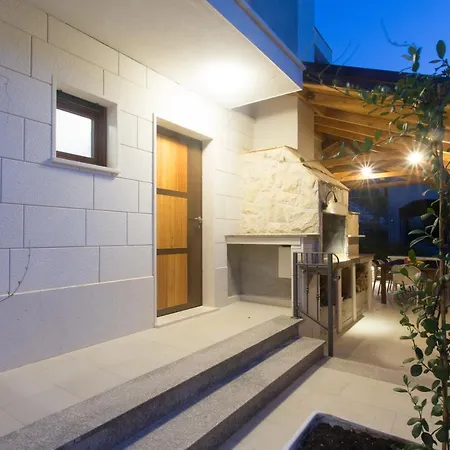 Maestral Villa