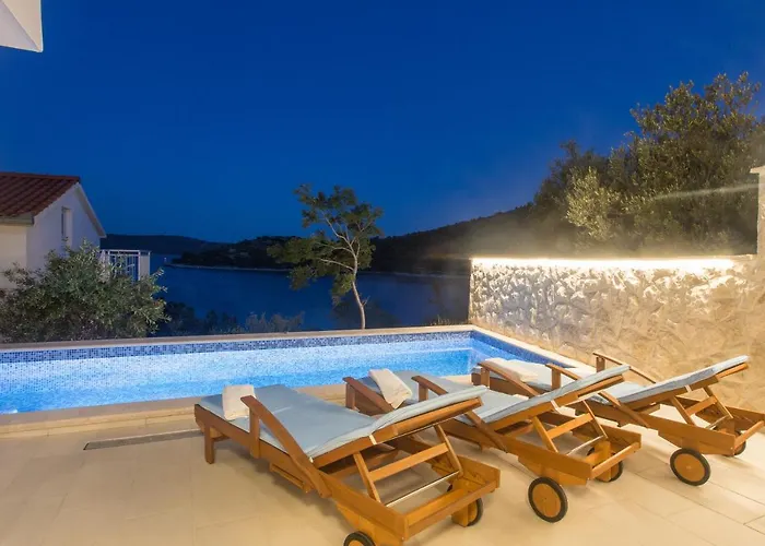 Villa Maestral Vinišće